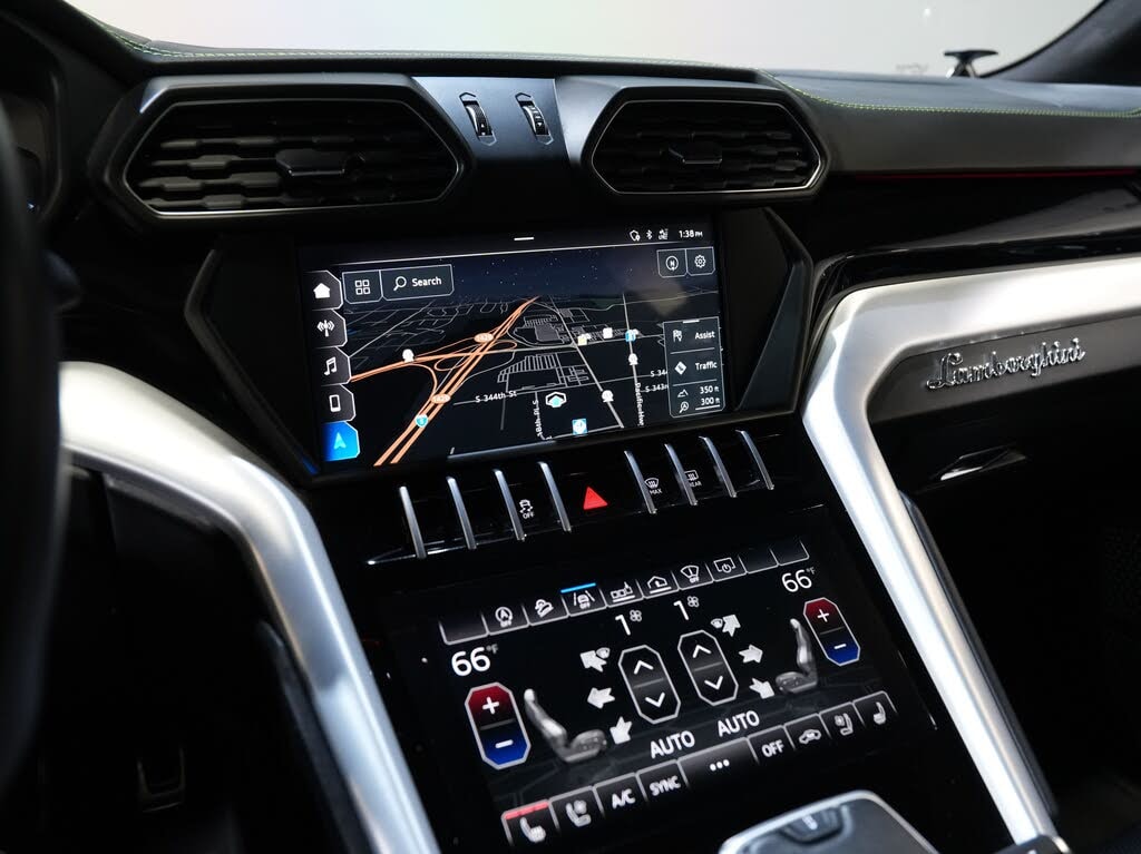 2019 Lamborghini Urus thumbnail 3